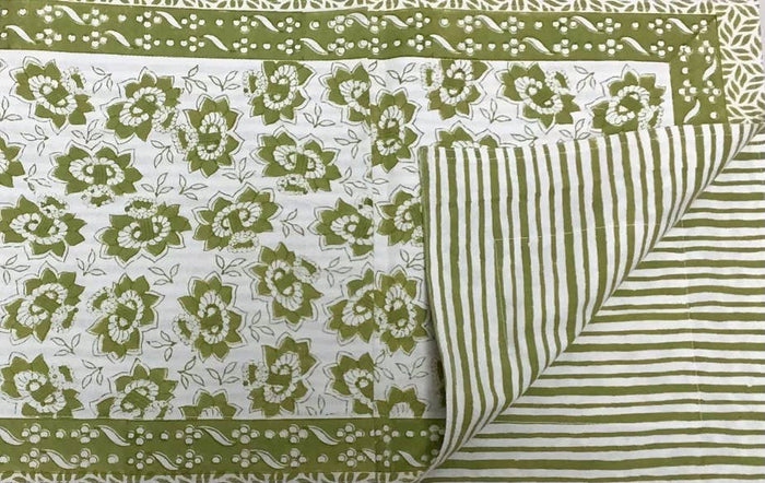 Daffodil Table Runner 60"