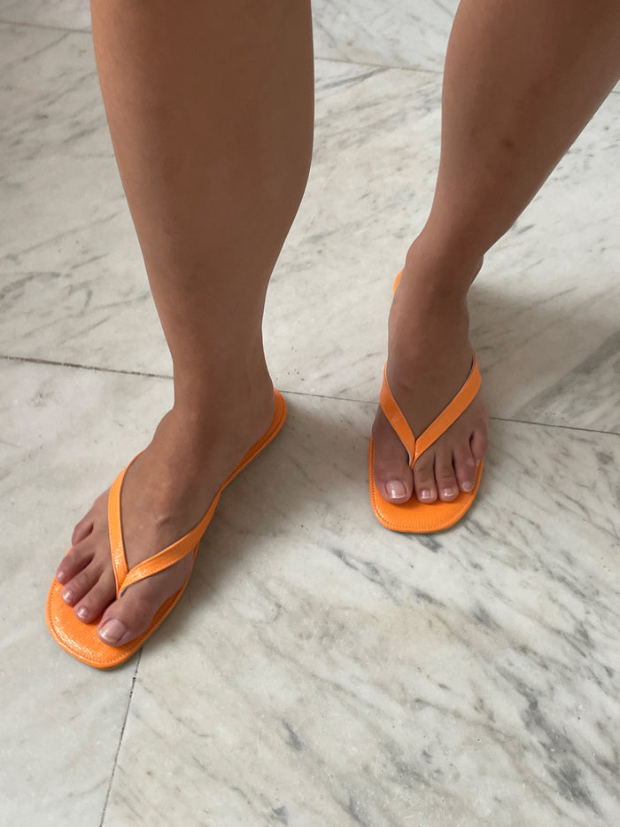 Relaxe Slippers, Square Toe Embossed CARMEN