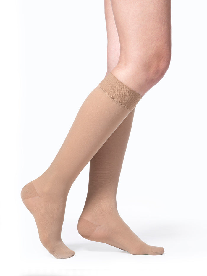 Sigvaris Select Comfort Women's Knee High W/ Silicone Band 20-30mmHg - Compression Level: Firm 20-30 MmHg - Unisex - Knee